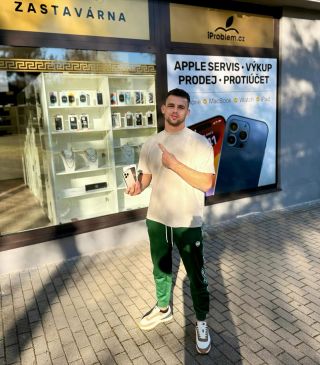 Tak už i @milan_datelinka si přišel pro iPhone 16 Pro 👌 #budjakomilan #iphone #apple #iproblem #pikaso #ios #oktagon
