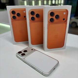 iPhone 17 Pro 256GB Cosmic Orange - 32990,- iPhone 17 Pro 512GB Silver - 37990,- Skladem pouze u nás v Havířově! . ....